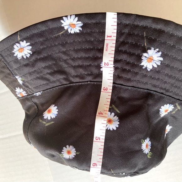 NWOT Alice + Olivia by Stacey Bendet Reversible Floral Hat. - Picture 12 of 14